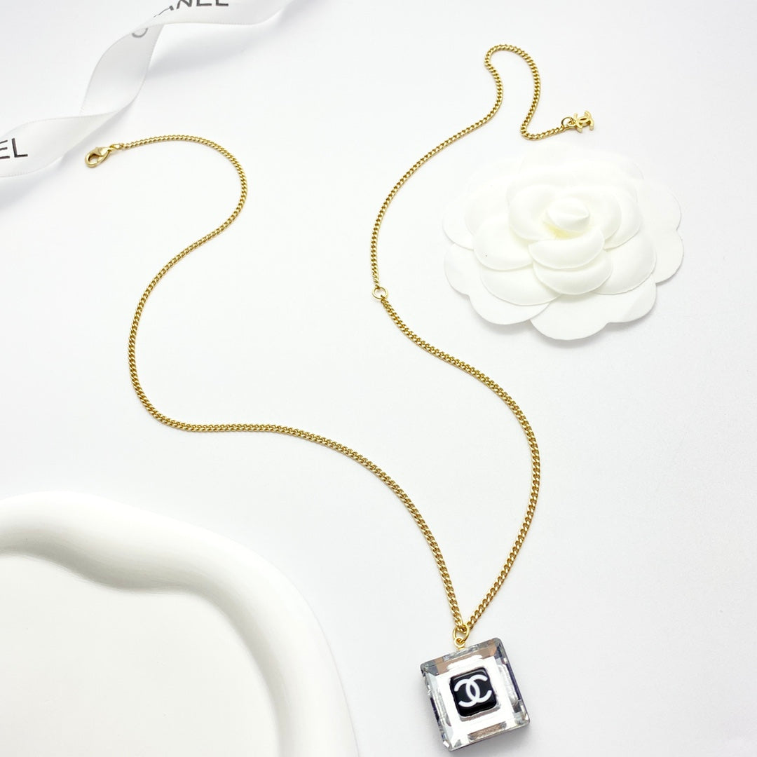acrylic elegant Necklace for women - alternate angle view 4