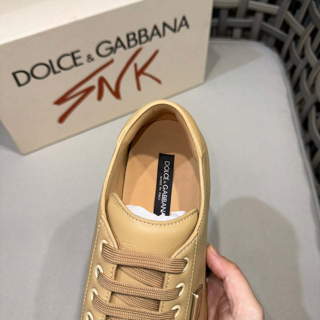 Dolce & Gabbana DG Men's Casual Sneakers with Signature Metal Buckle