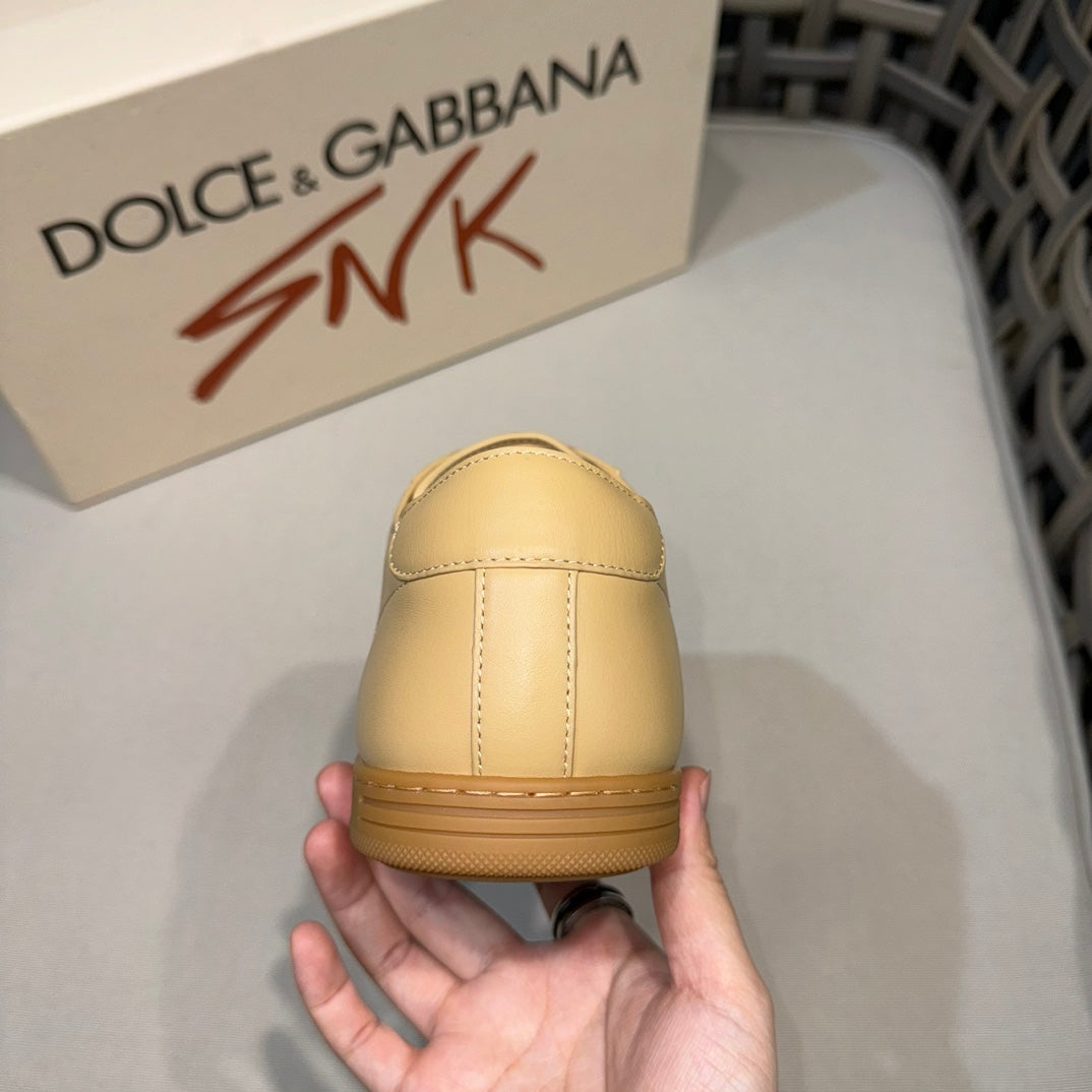 Dolce & Gabbana DG Men's Casual Sneakers with Signature Metal Buckle
