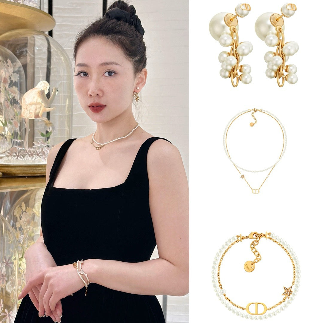 Necklace for women - alternate angle view 5