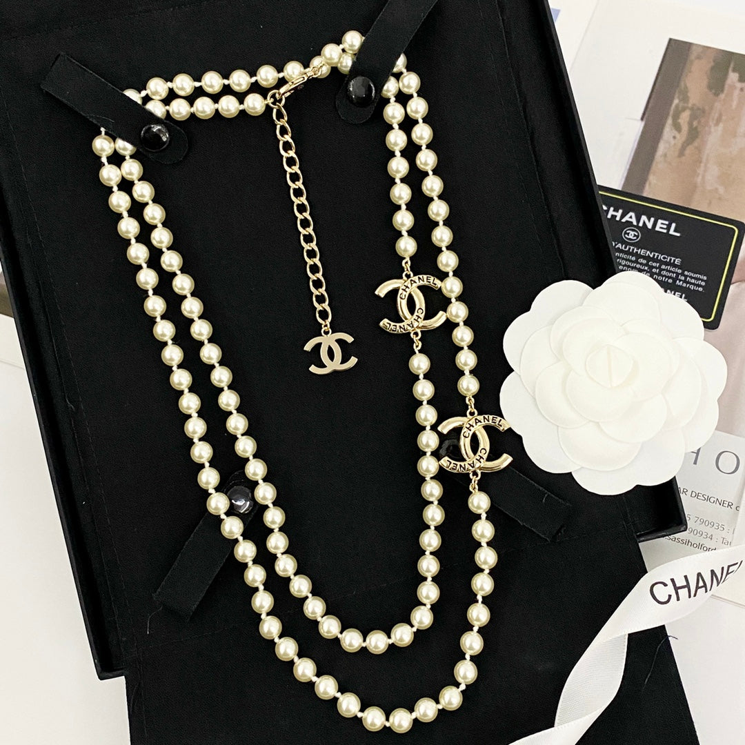 black and gold pearl letter Sweater for women - alternate angle view 8