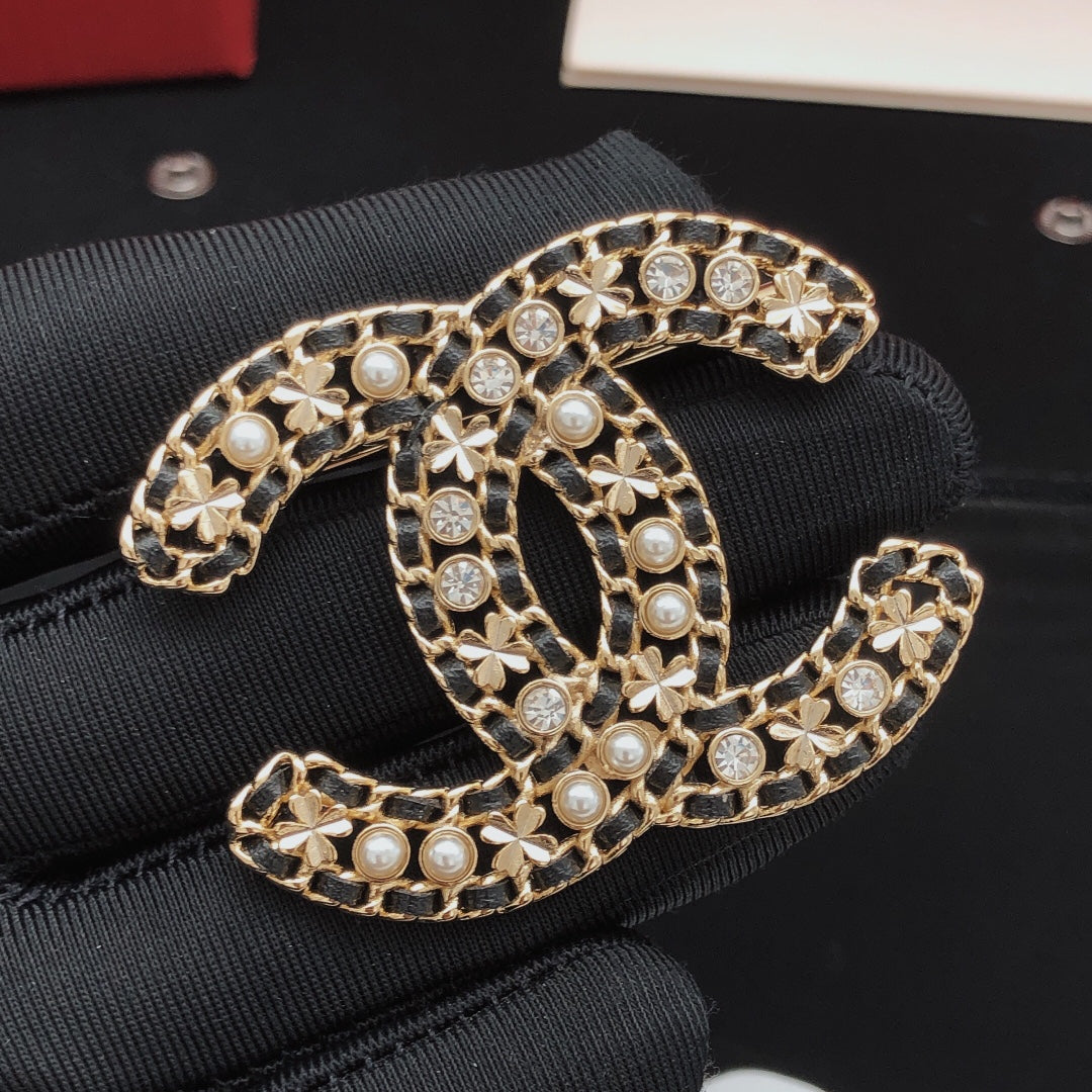 white pearl butterfly Brooch for women - alternate angle view 3