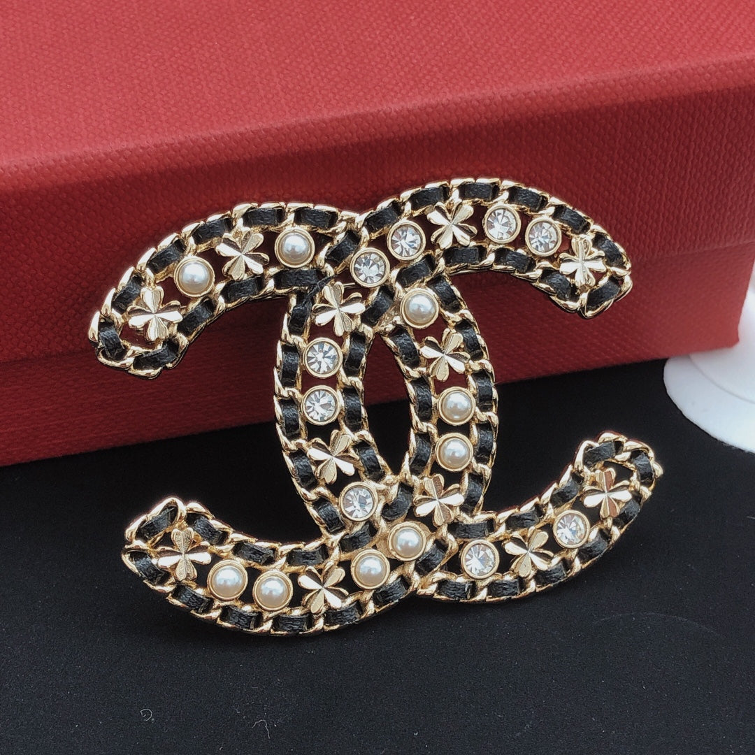 white pearl butterfly Brooch for women - alternate angle view 4