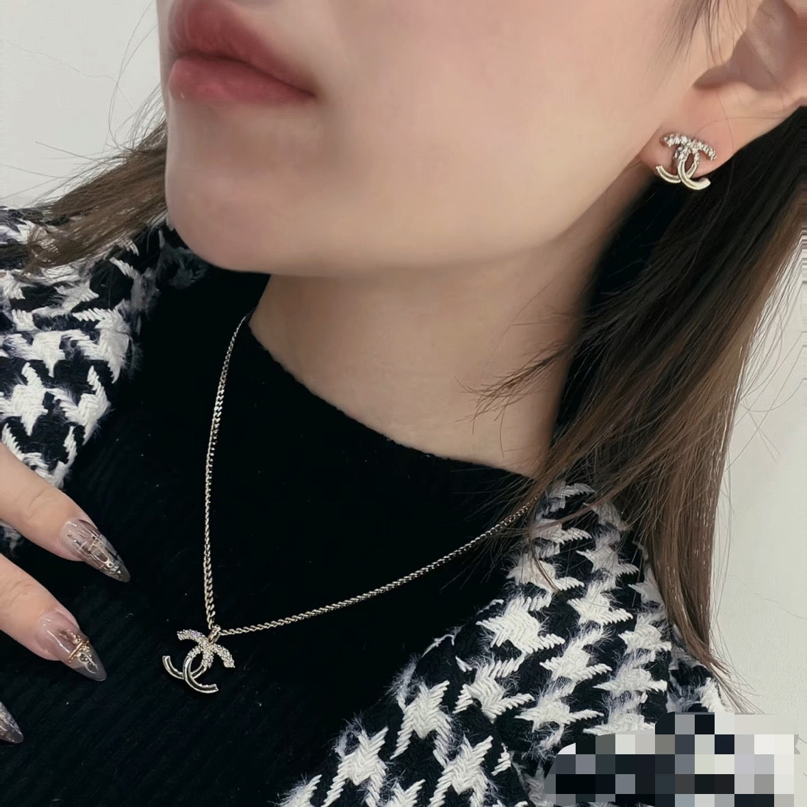 crystal letter Necklace for women - alternate angle view 7