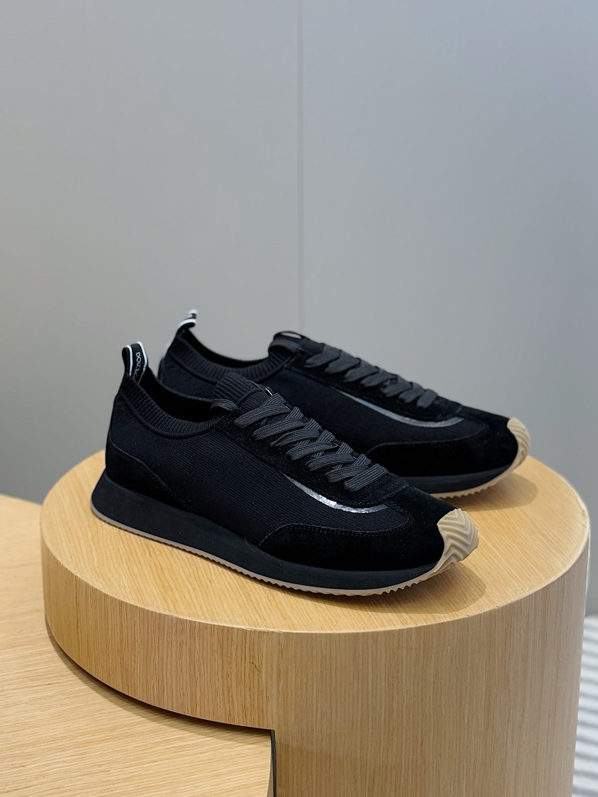 Dolce & Gabbana DG Cushion Mixed-Material Casual Sneakers