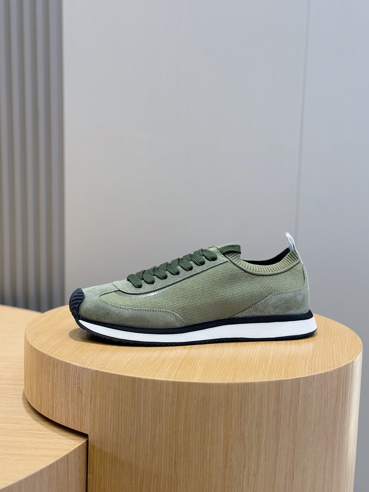 Dolce & Gabbana DG Cushion Mixed-Material Casual Sneakers
