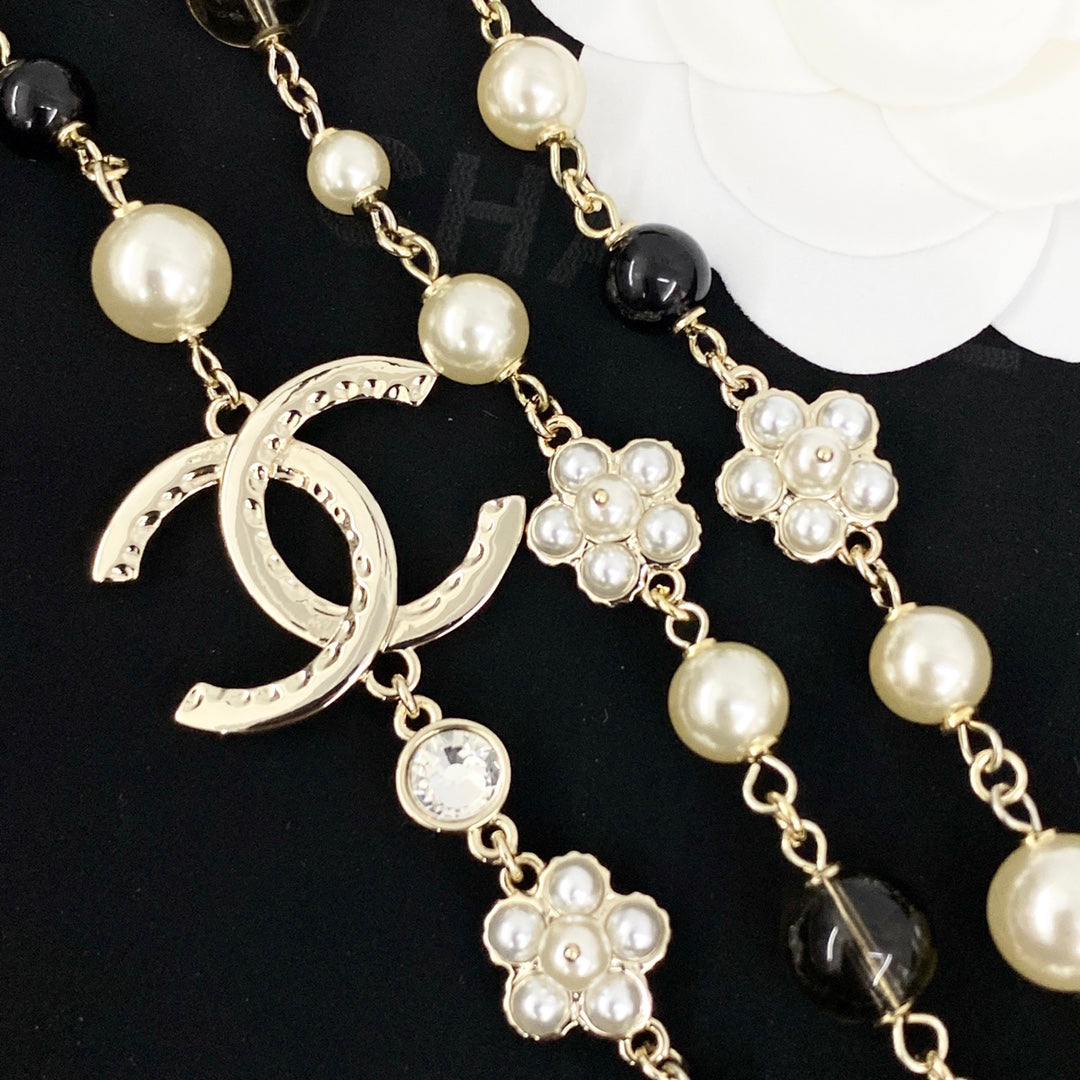 black and white pearl floral Necklace for women - alternate angle view 3