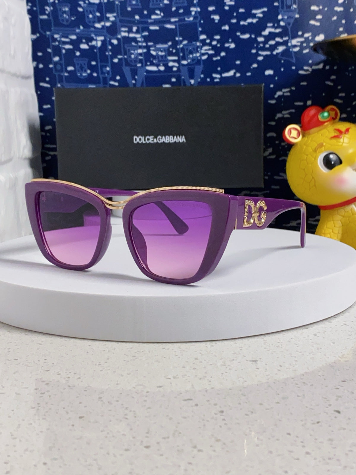 sun Sunglasses for men - product detail view