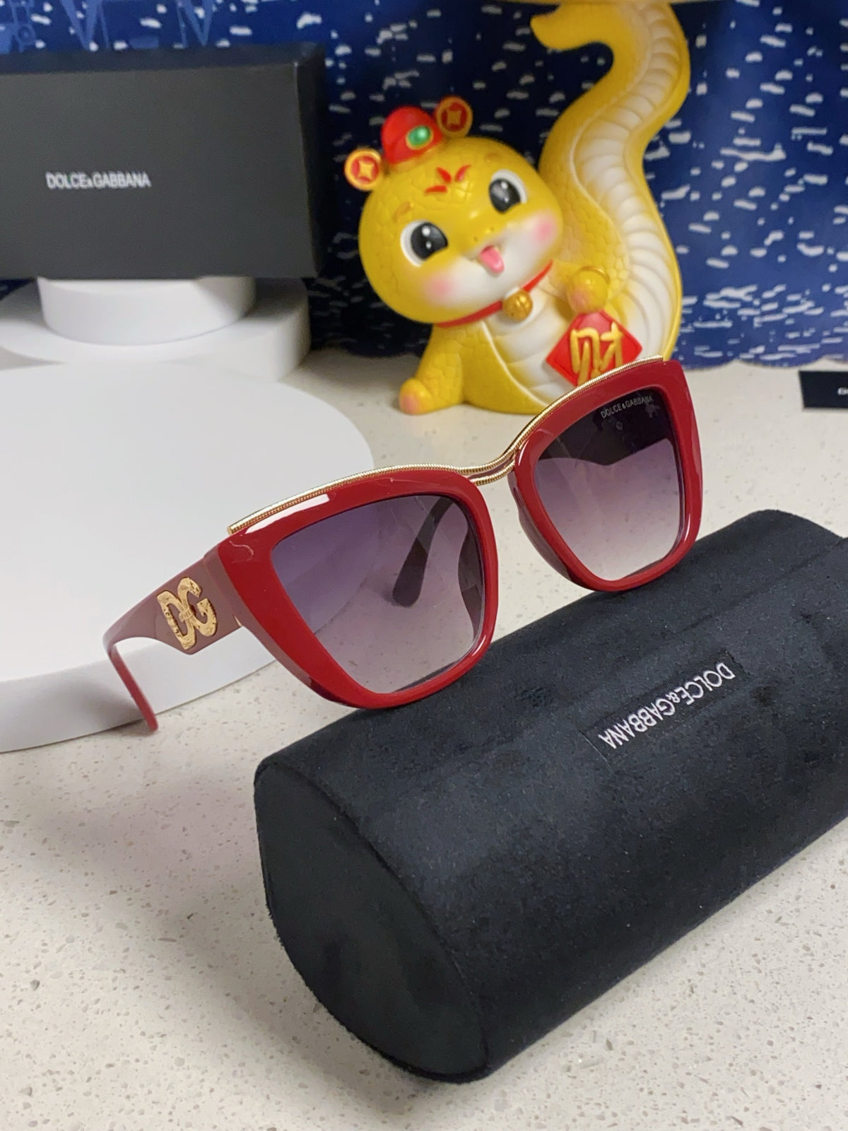 sun Sunglasses for men - alternate angle view 10