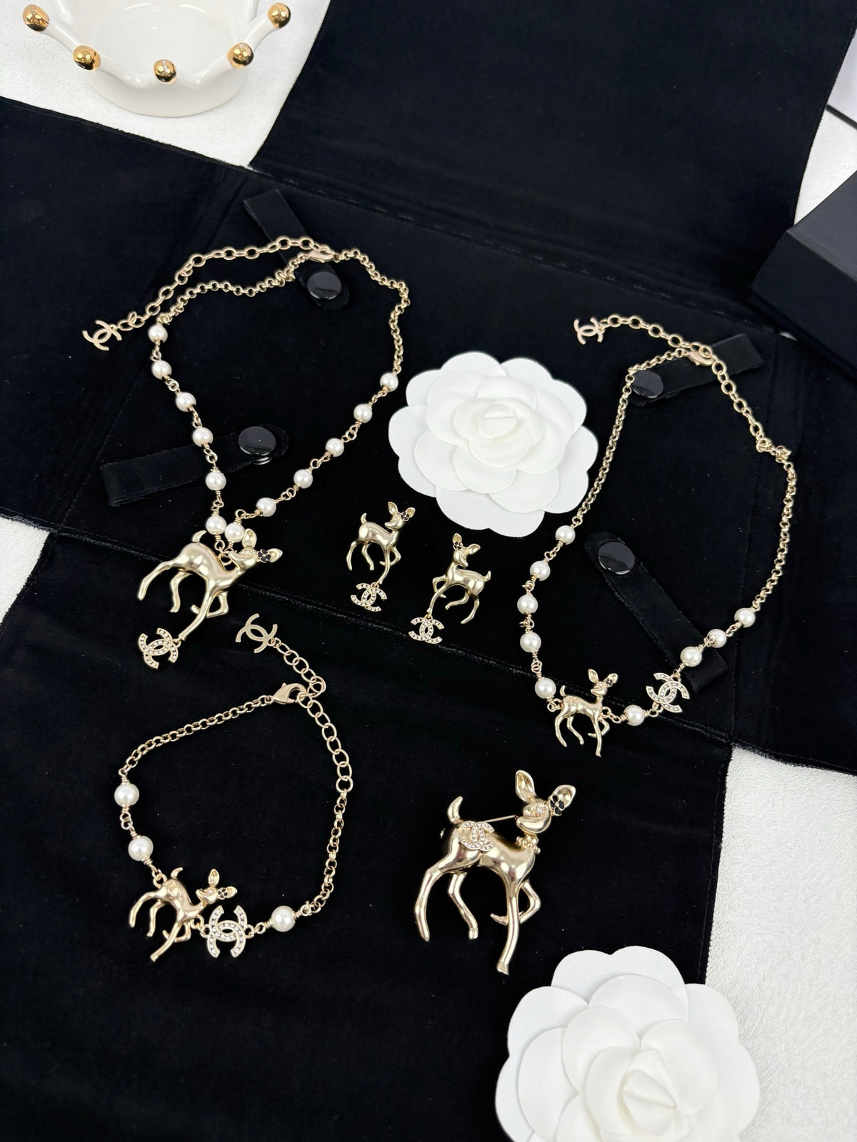 pearl floral Bracelet for women - alternate angle view 5