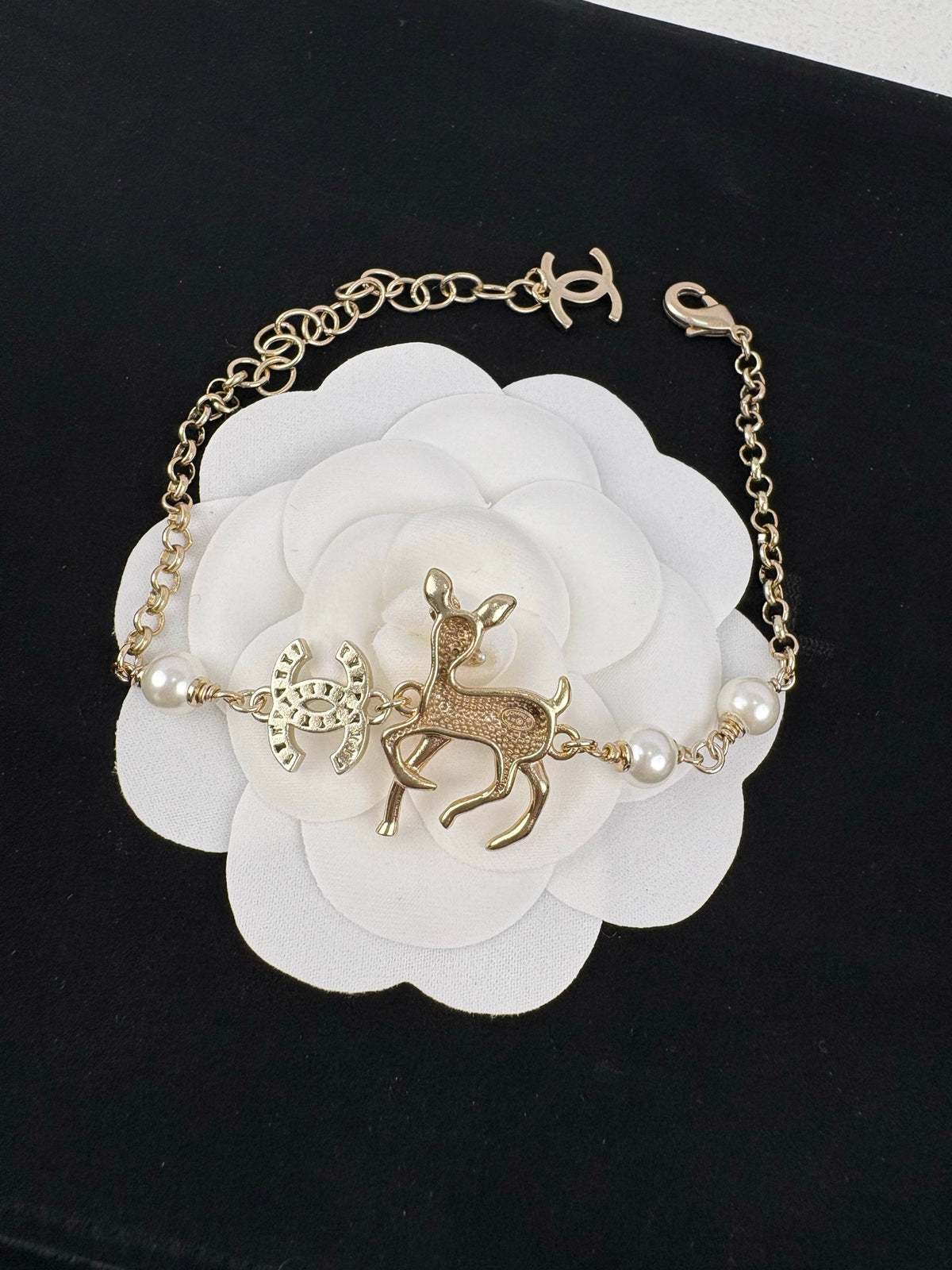 pearl floral Bracelet for women - alternate angle view 3
