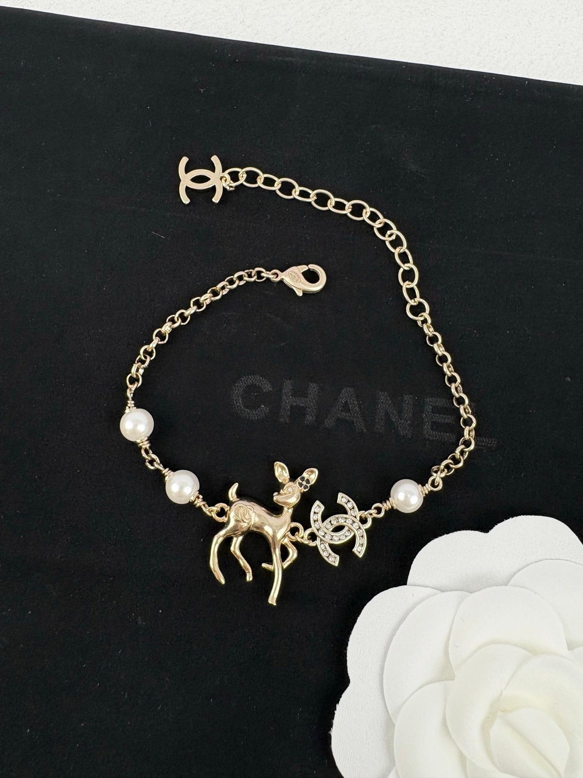 pearl floral Bracelet for women - product detail view