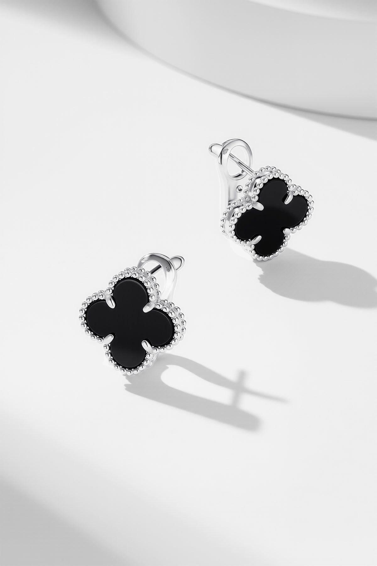 clover fashion accessory for women - product detail view