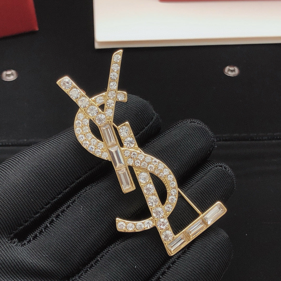 yellow brass Brooch for women - alternate angle view 3