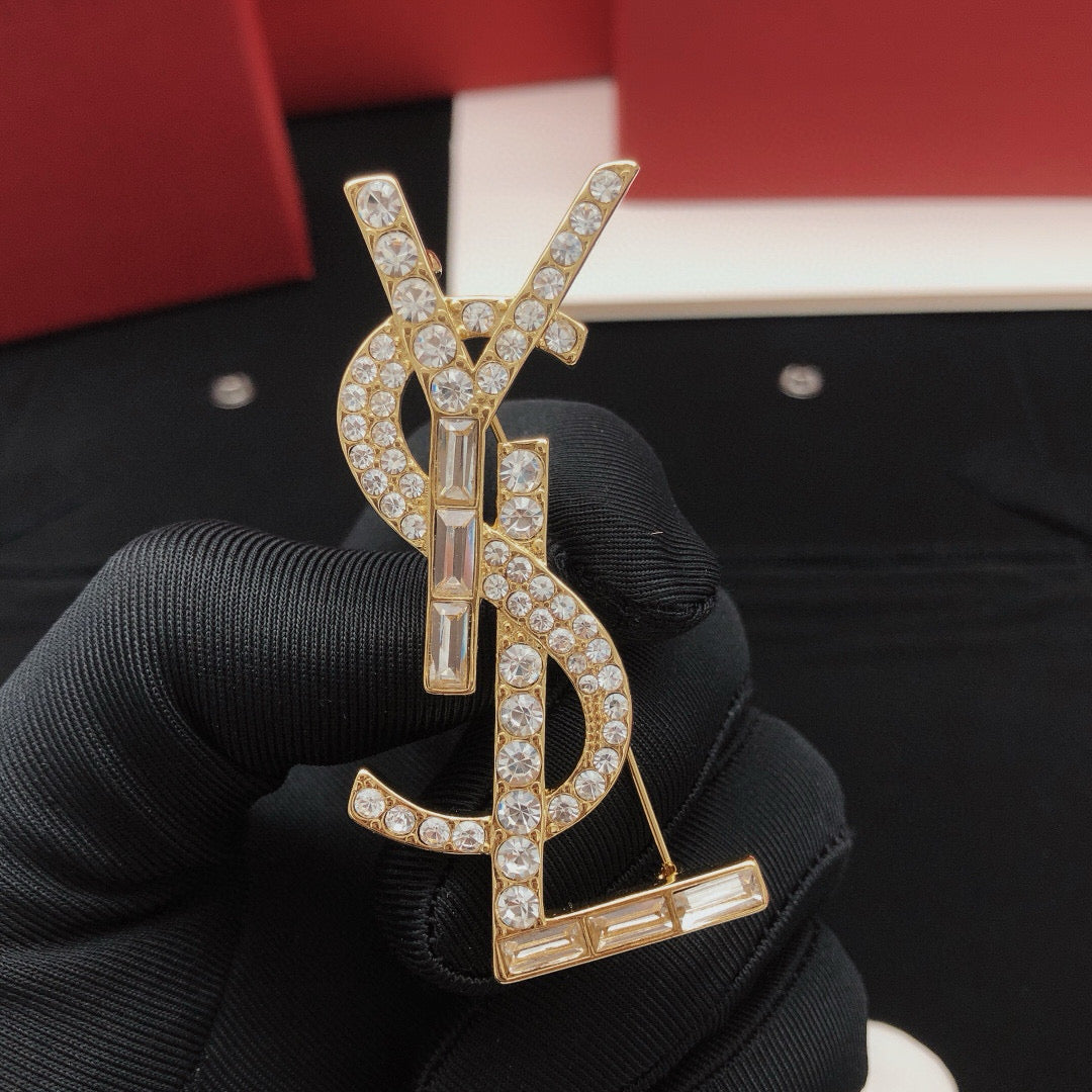 yellow brass Brooch for women - product detail view