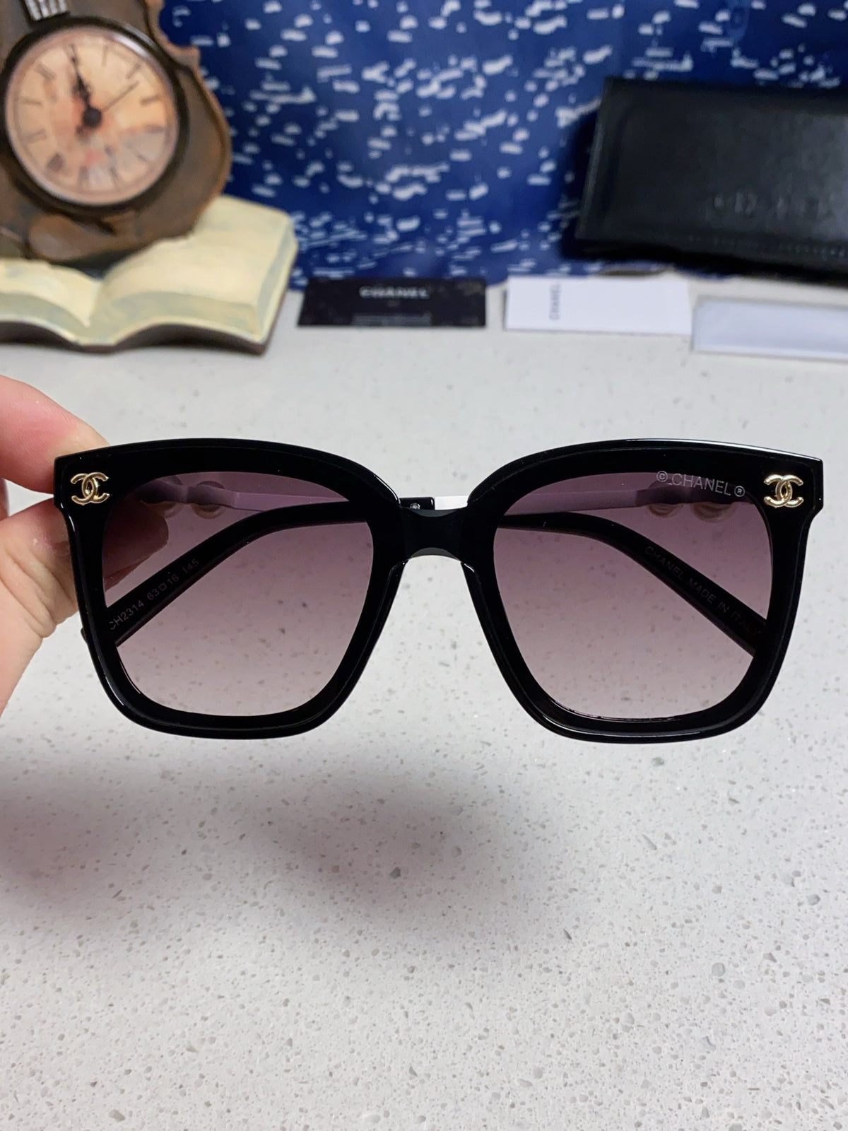 pearl double c Sunglasses for women - alternate angle view 4