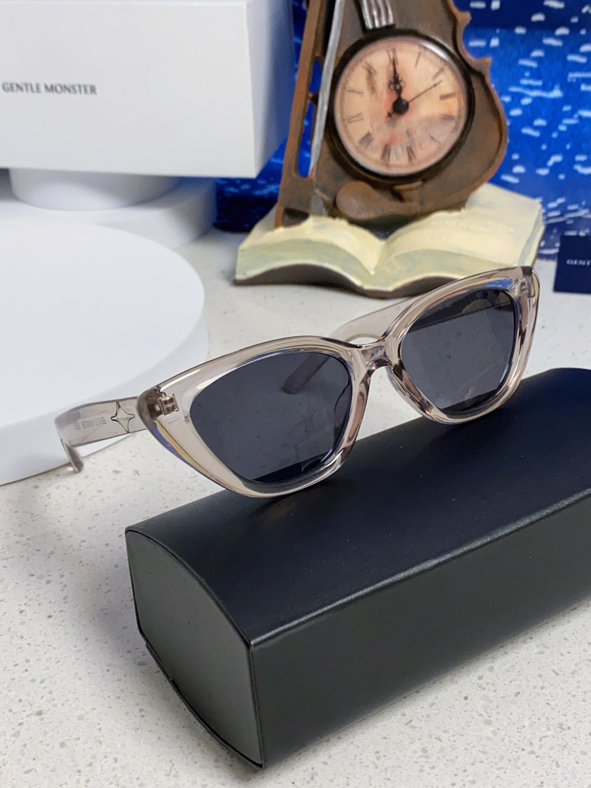 sun Sunglasses for women - alternate angle view 10