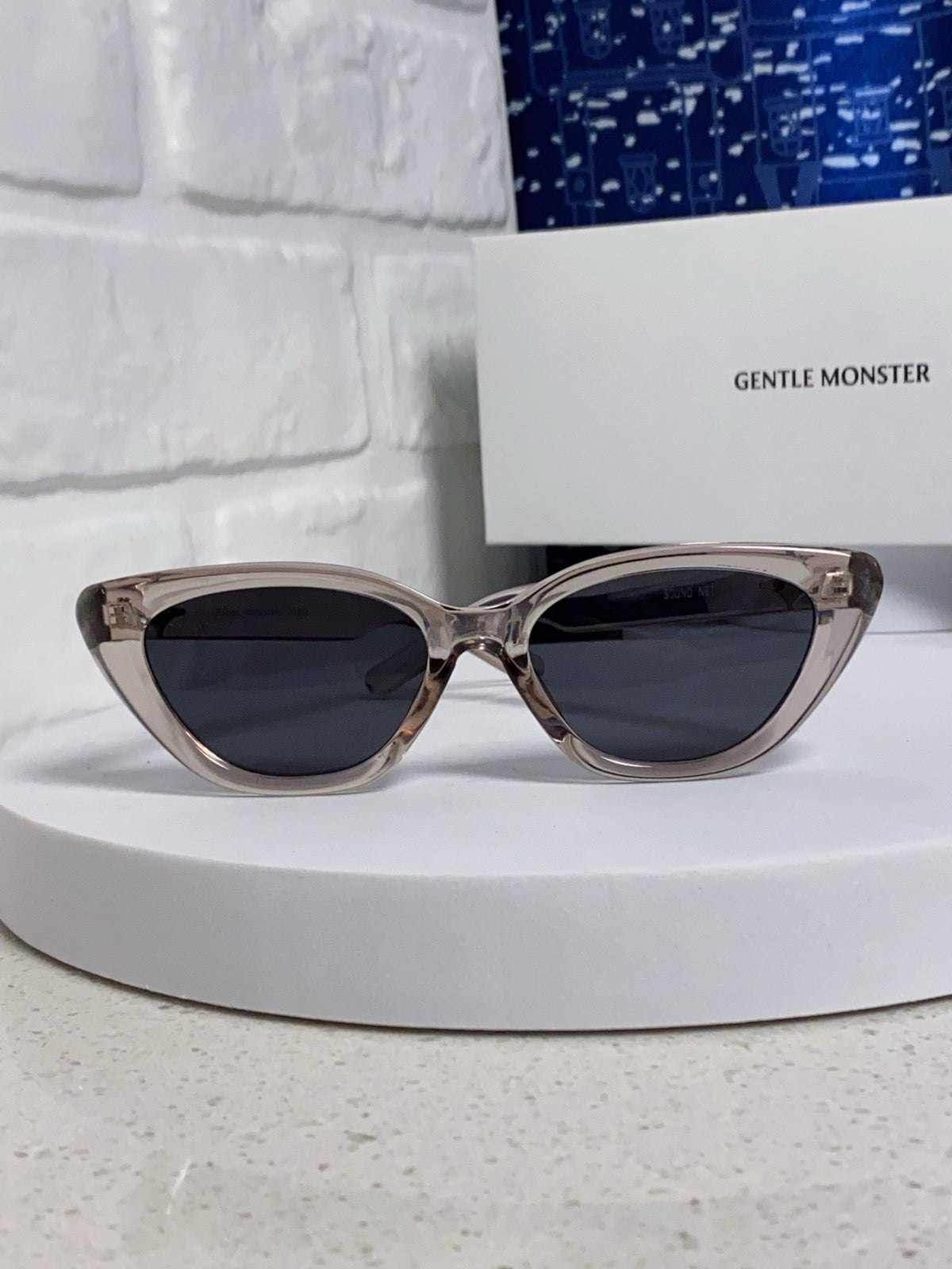 sun Sunglasses for women - alternate angle view 2