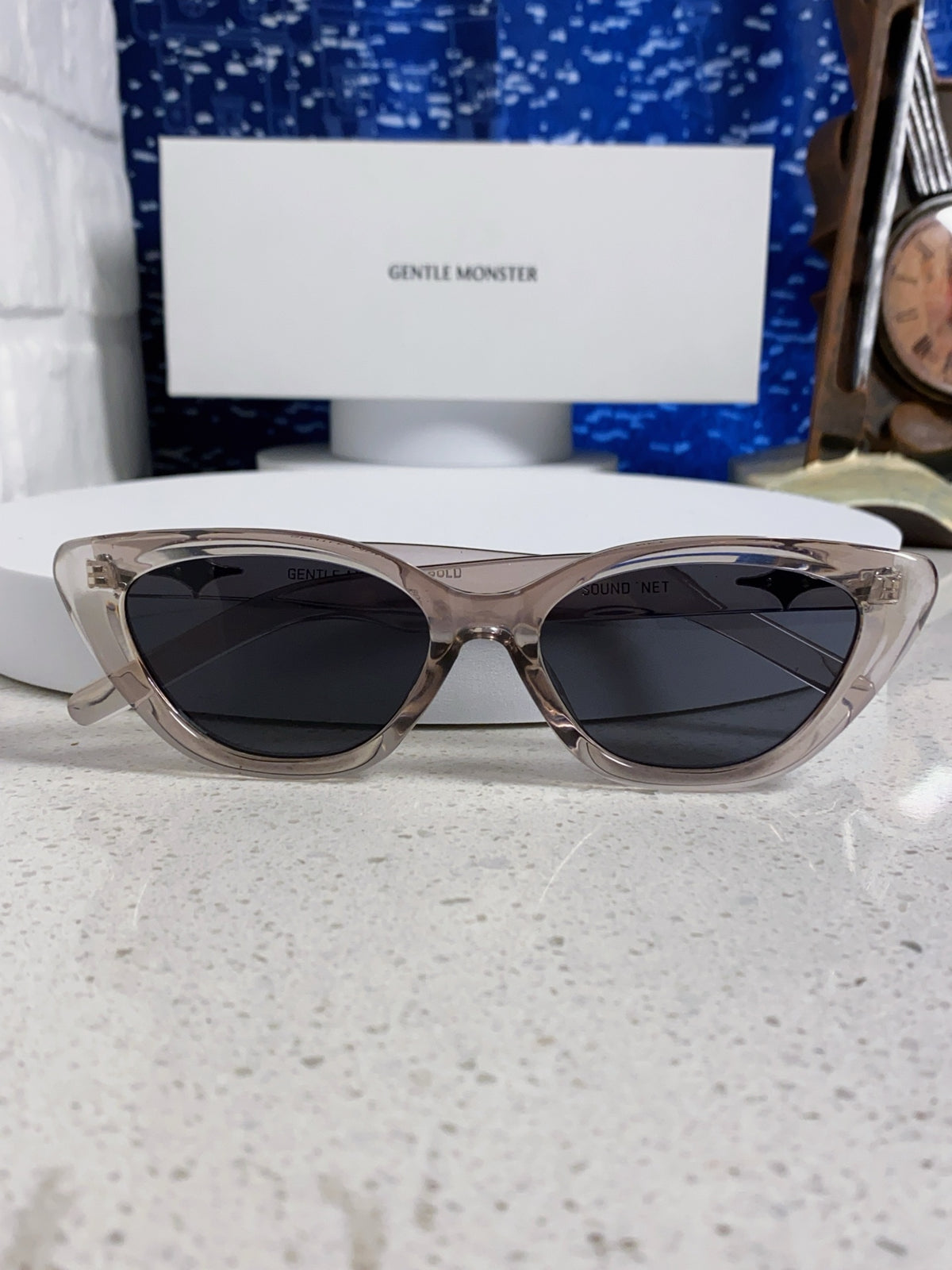 sun Sunglasses for women - alternate angle view 9