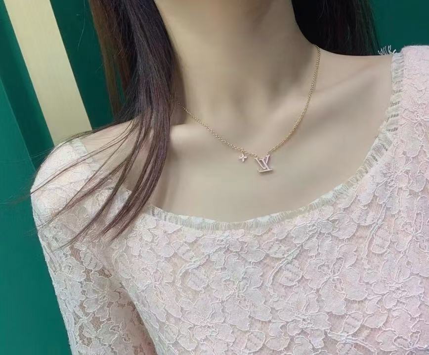 pink elegant Jewelry Set for women - alternate angle view 3