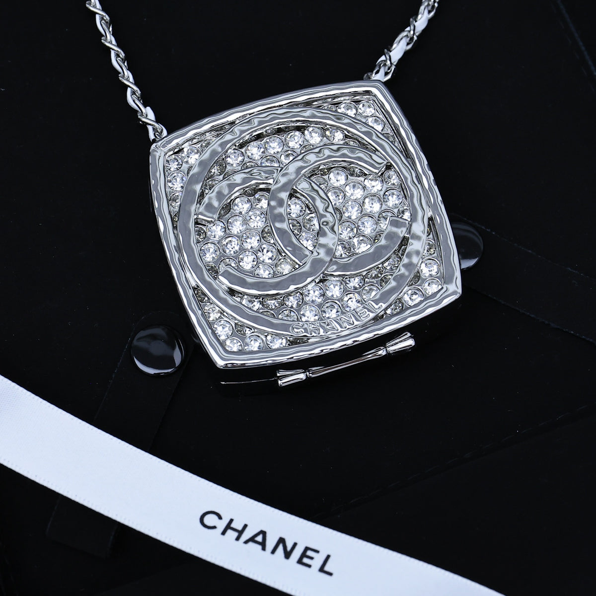 pink crystal stylish fashion accessory for women - alternate angle view 4