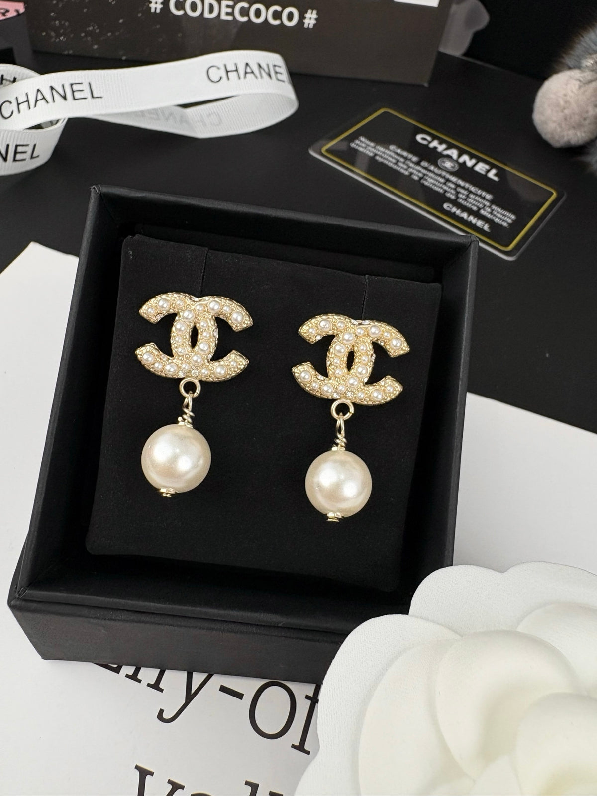 beige double c Pendant for women - product detail view