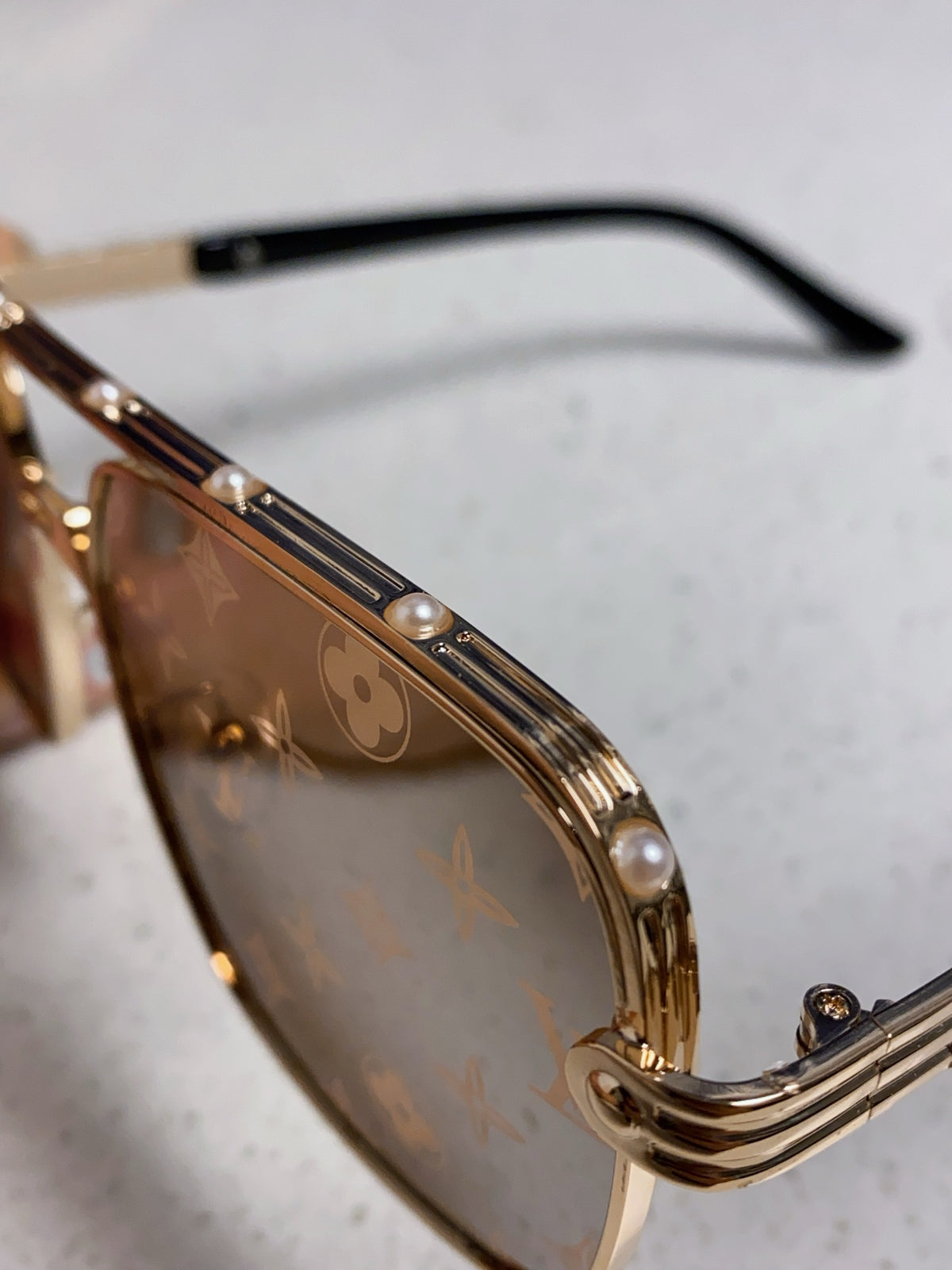purple metal sun Sunglasses for men - alternate angle view 8