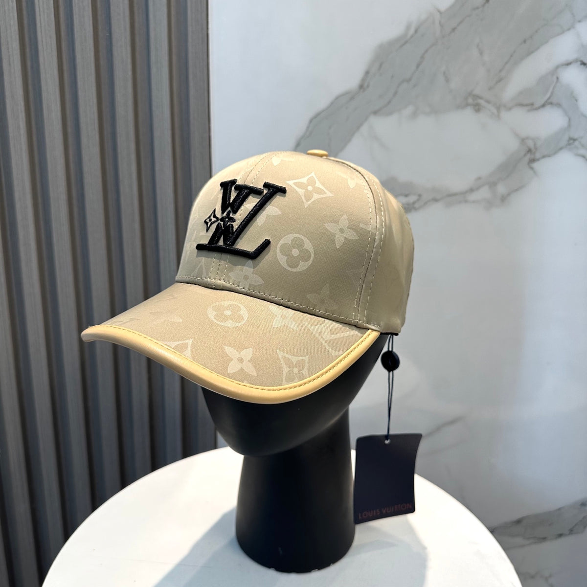 versatile Baseball Cap for men - product detail view