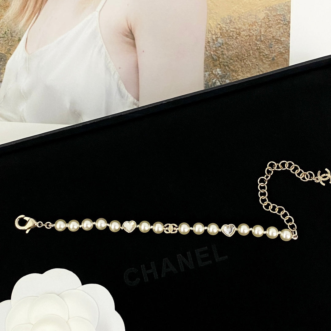 pearl heart Bracelet for women - alternate angle view 3
