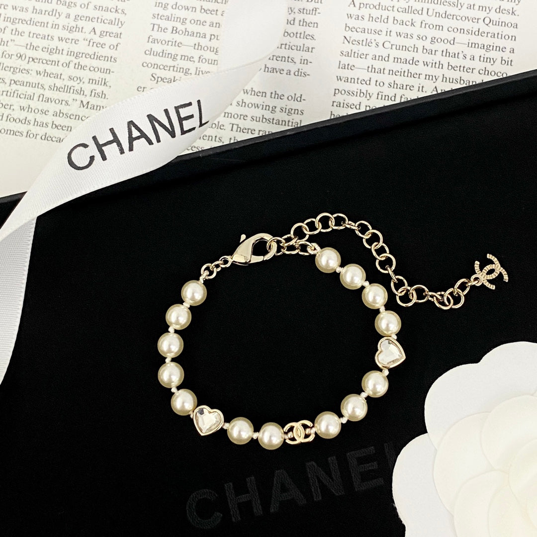 pearl heart Bracelet for women - alternate angle view 5