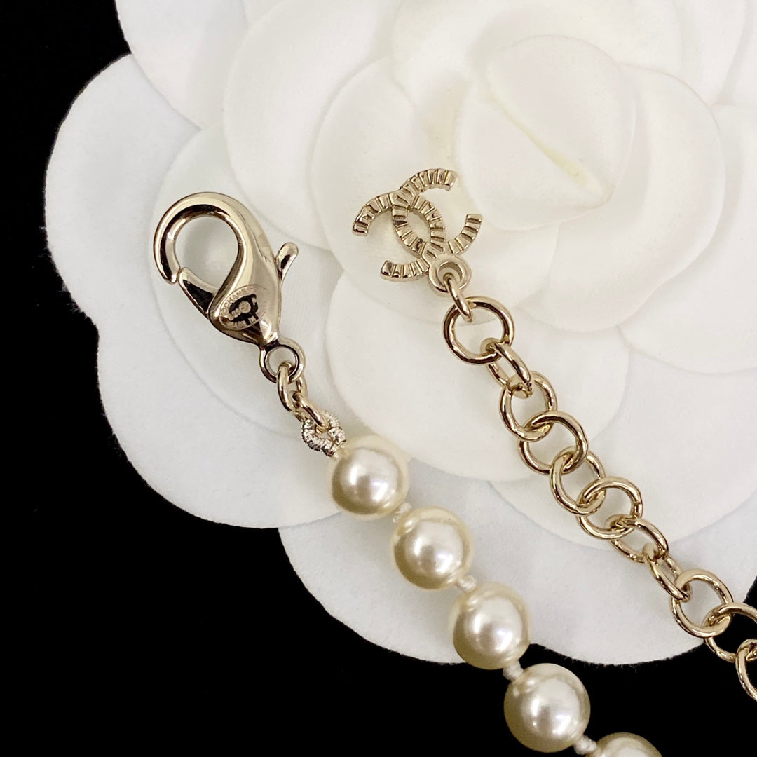 pearl heart Bracelet for women - alternate angle view 4