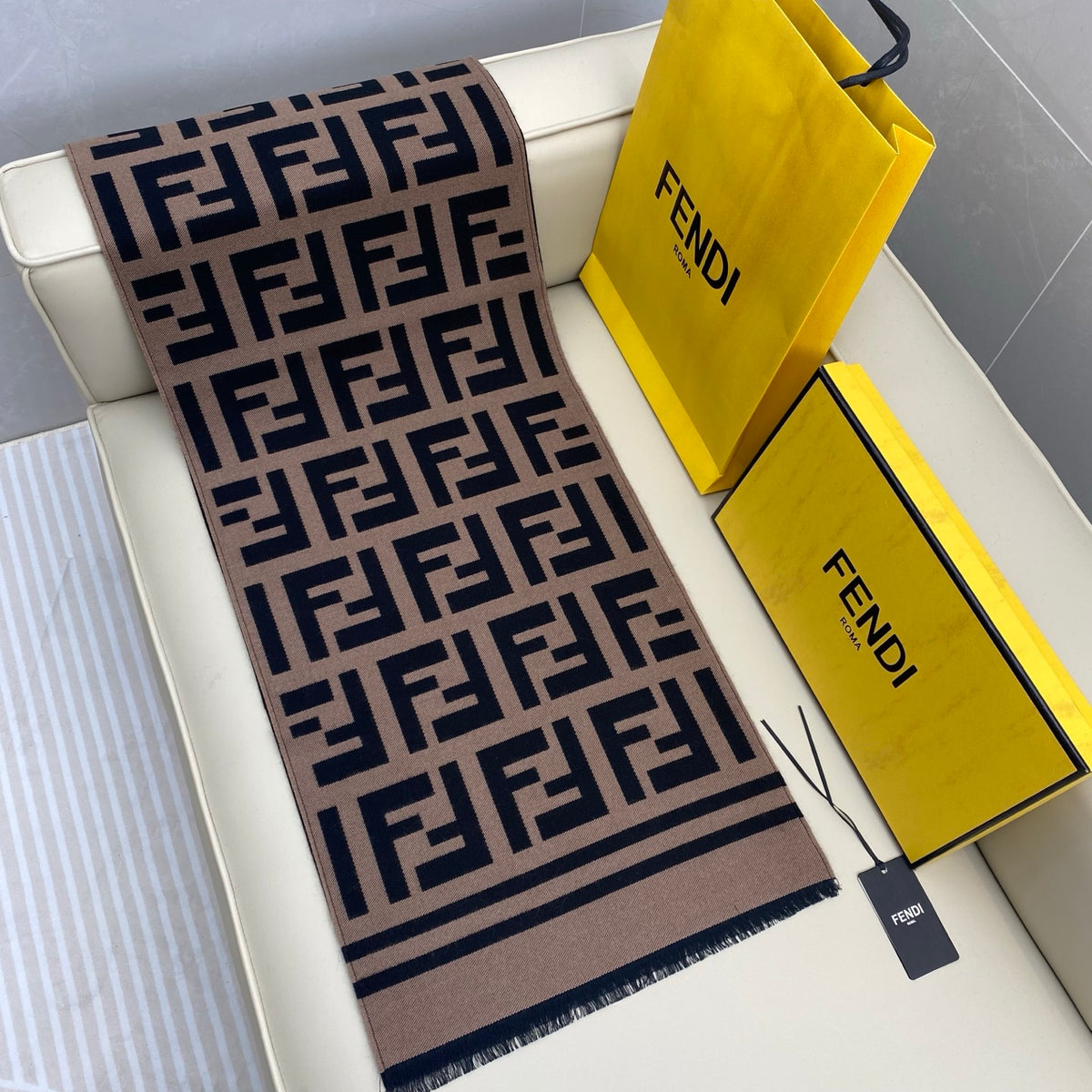wool luxury Scarf for women - alternate angle view 4