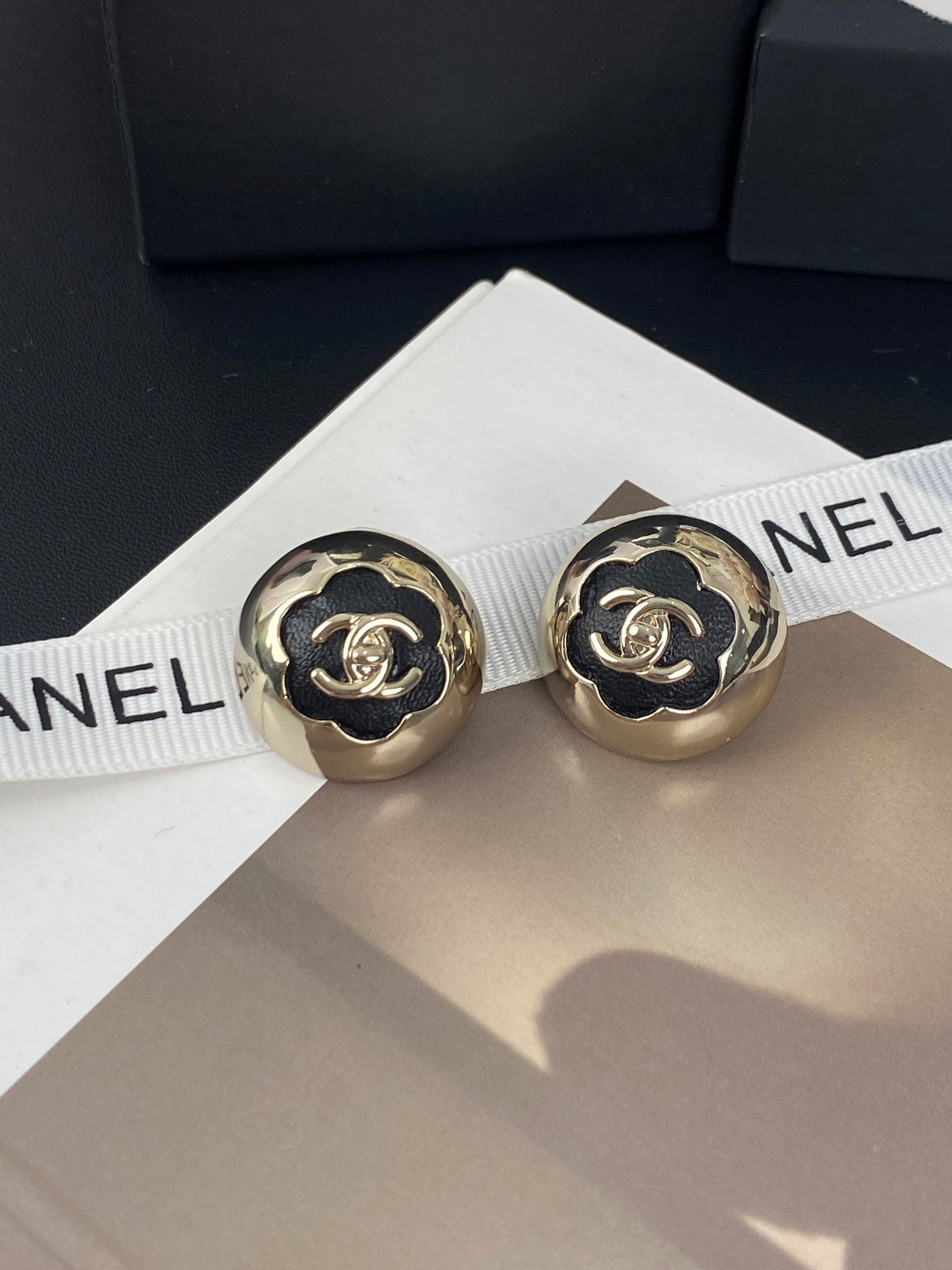 gold leather floral Stud Earrings for women - alternate angle view 3