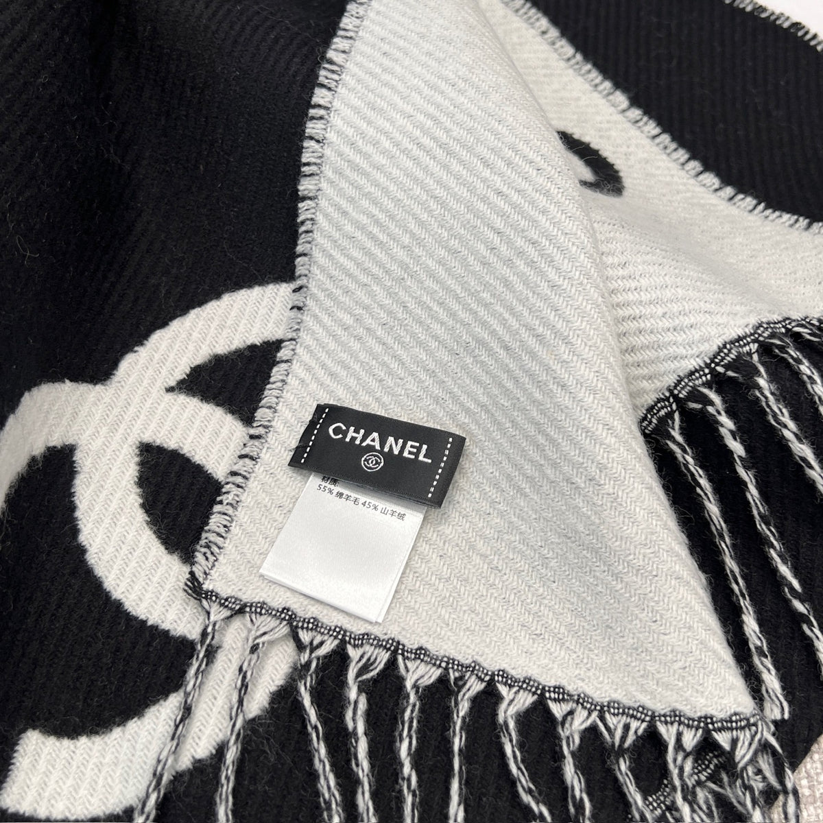 black and white velvet elegant fashion accessory for women - alternate angle view 8