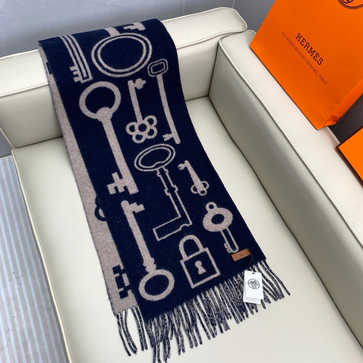 velvet key Scarf for women - alternate angle view 4