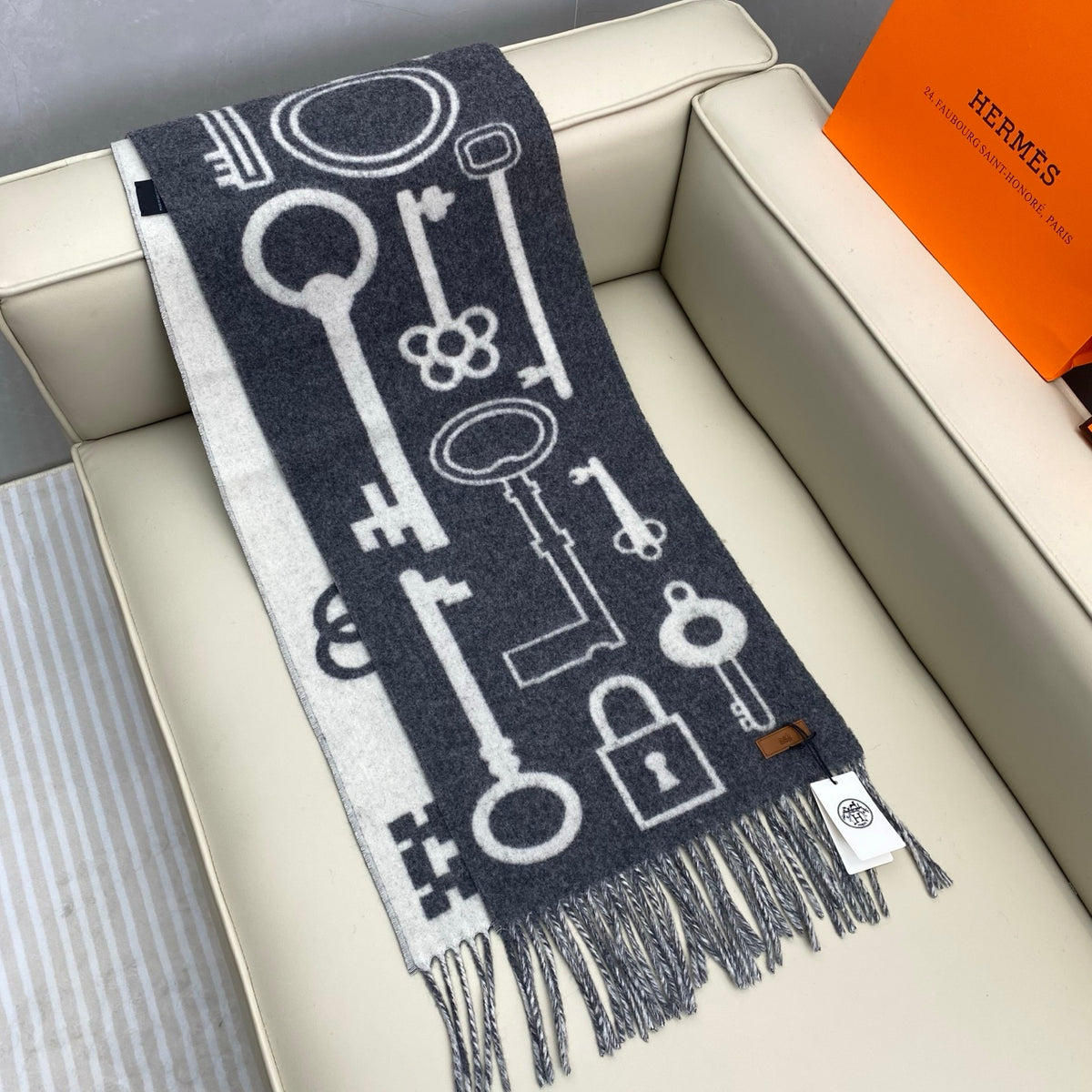 velvet key Scarf for women - alternate angle view 4