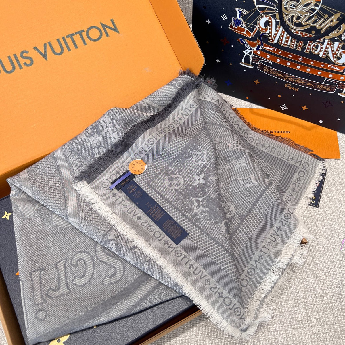 gray wool vintage Shawl for women - alternate angle view 6