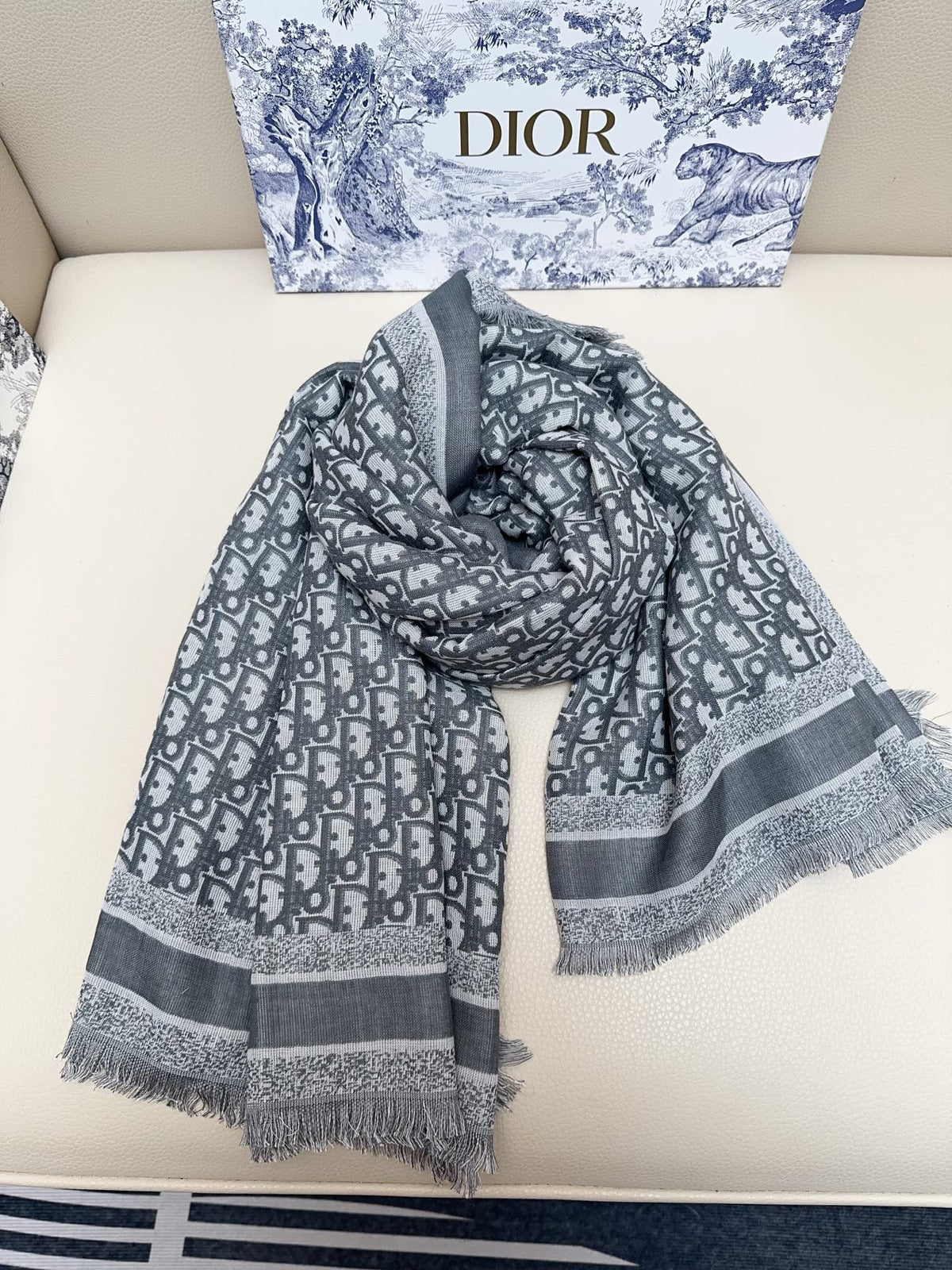 wool floral Shawl for women - alternate angle view 8