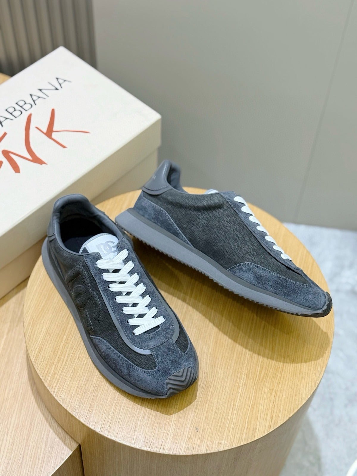 Dolce & Gabbana DG Cushion Mixed-Material Casual Sneakers