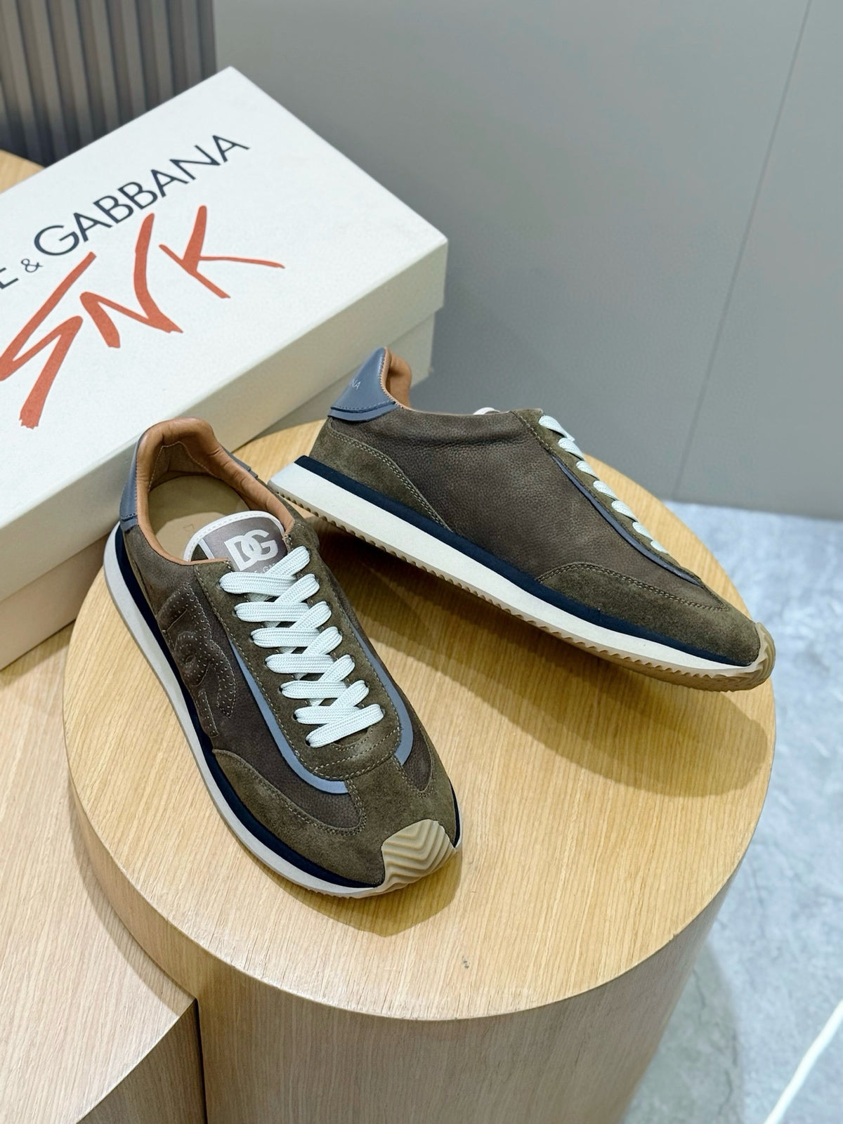 Dolce & Gabbana DG Cushion Mixed-Material Casual Sneakers