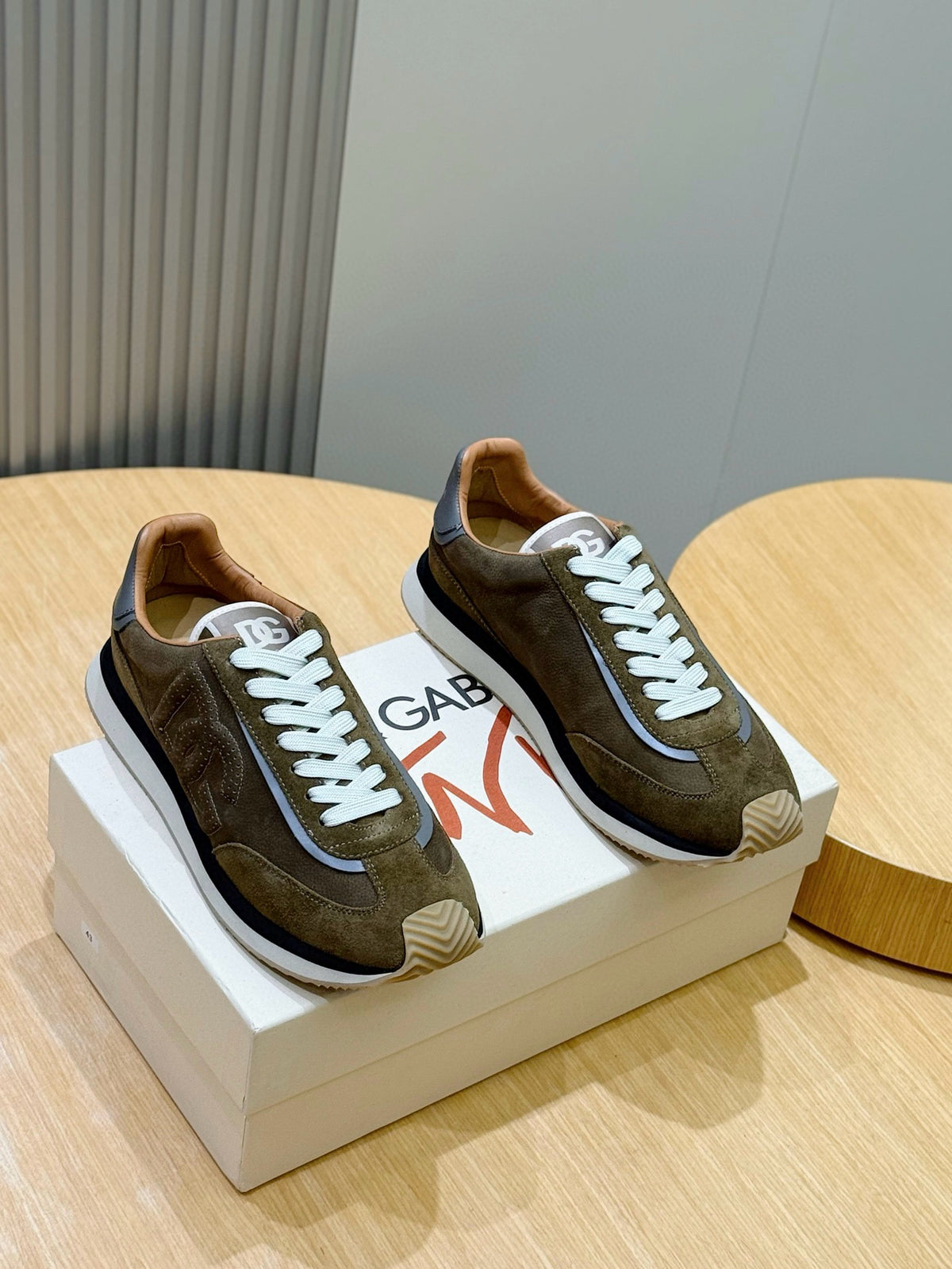 Dolce & Gabbana DG Cushion Mixed-Material Casual Sneakers