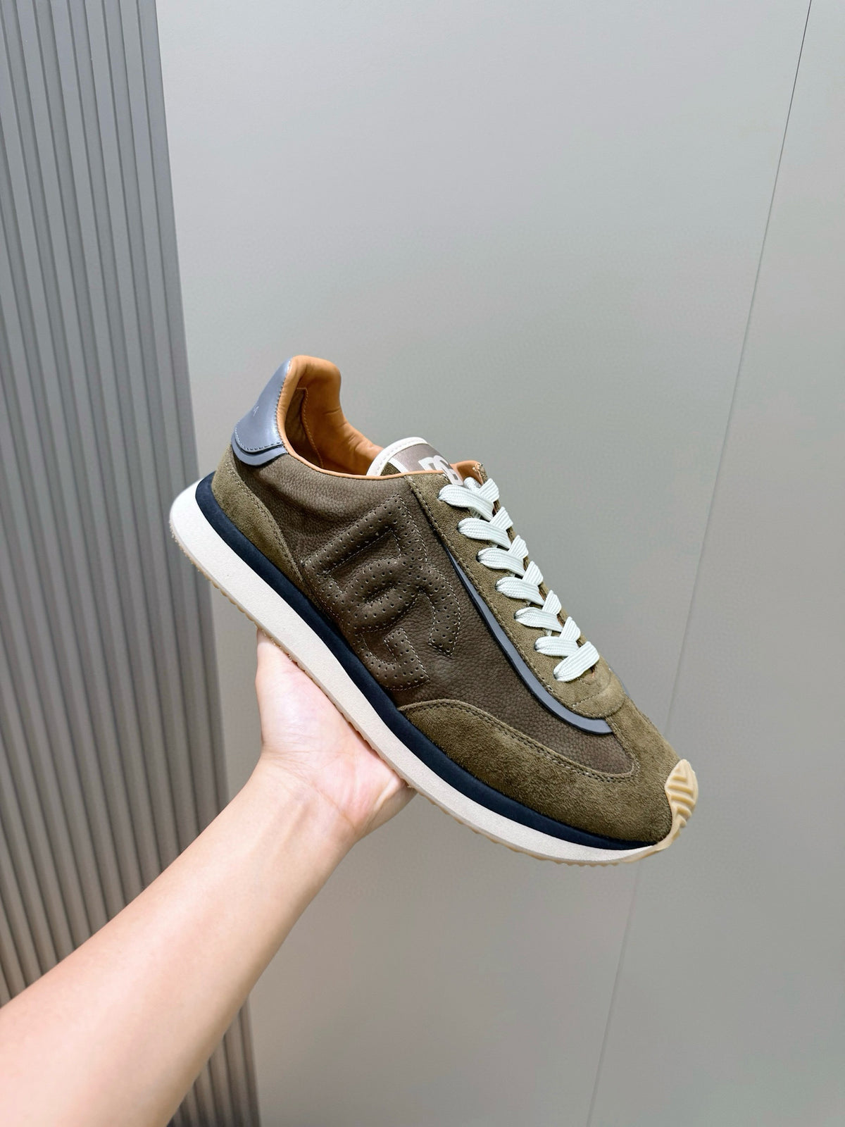 Dolce & Gabbana DG Cushion Mixed-Material Casual Sneakers