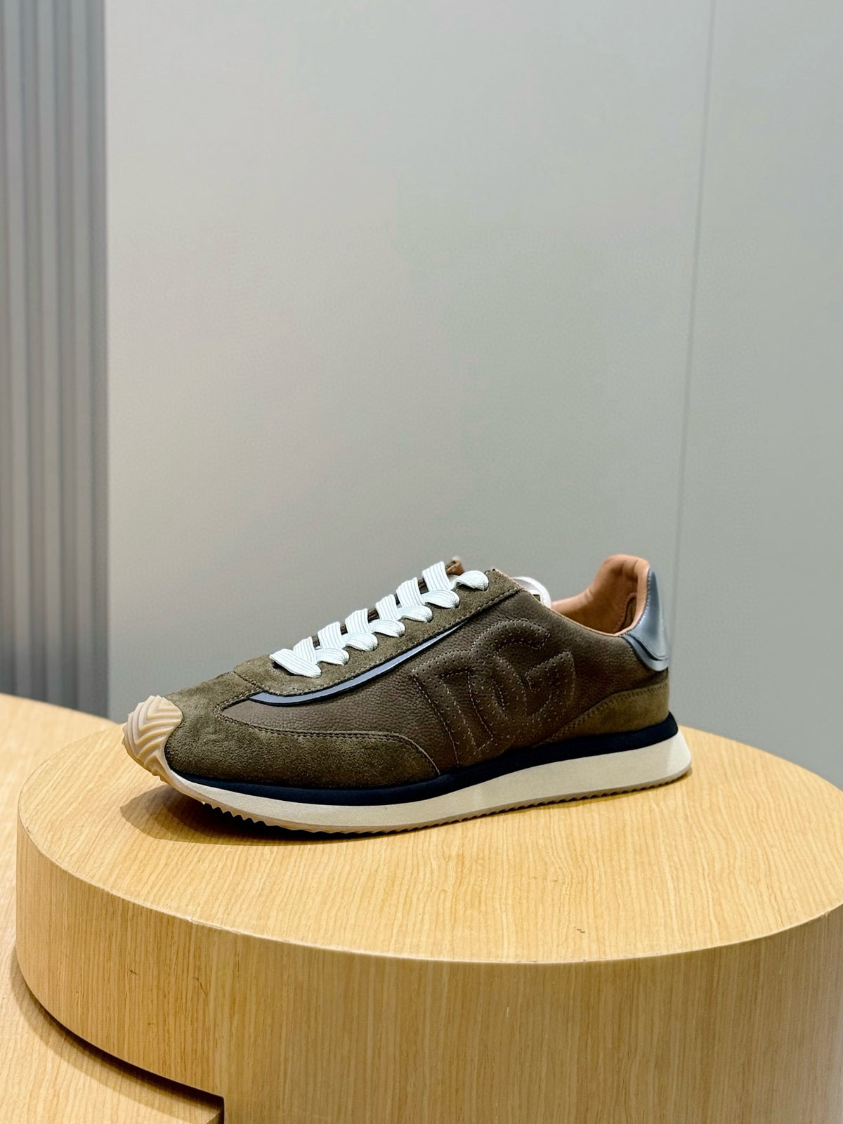 Dolce & Gabbana DG Cushion Mixed-Material Casual Sneakers