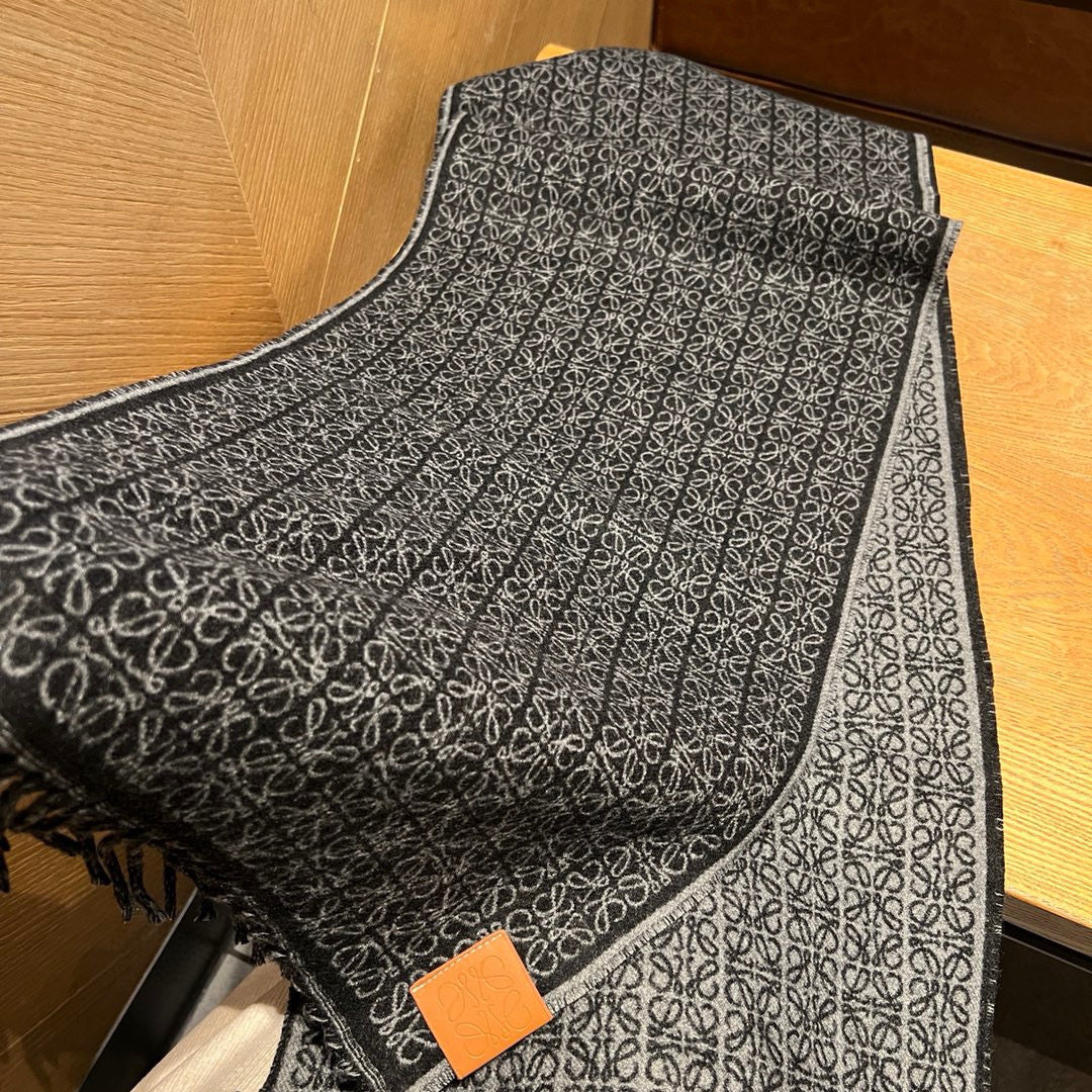 luxury Scarf for men - alternate angle view 9