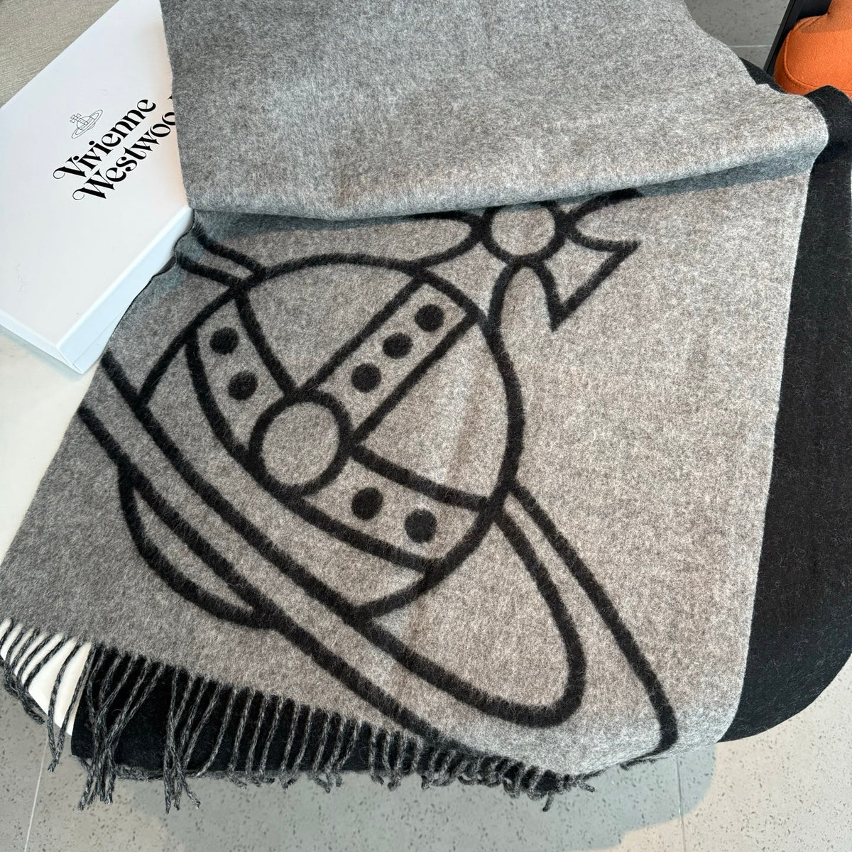 wool elegant Scarf for women - alternate angle view 8