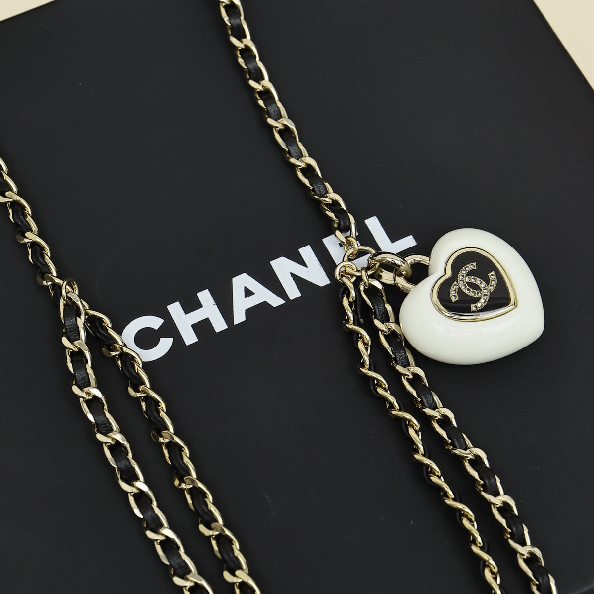 black and white enamel heart Waist Chain for women - alternate angle view 4