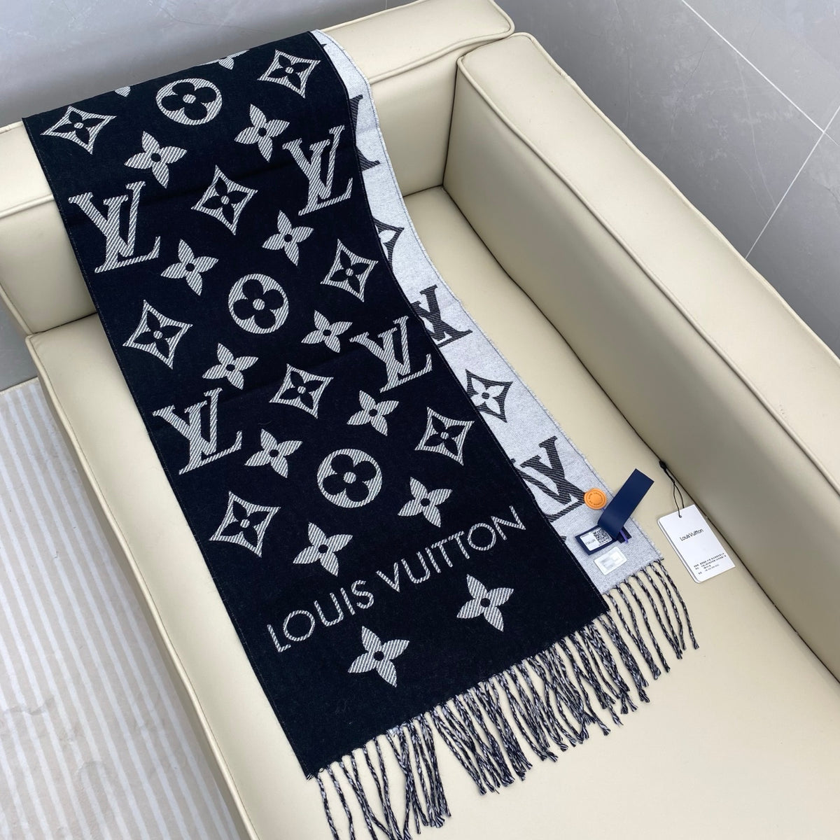 wool floral Scarf for women - alternate angle view 5