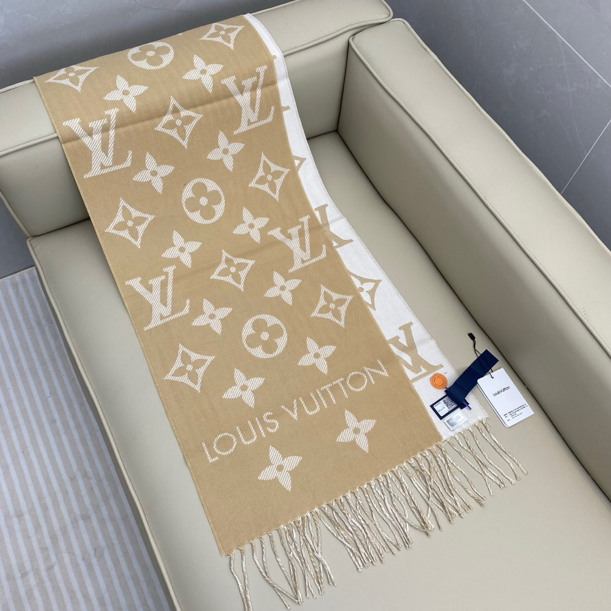 wool floral Scarf for women - alternate angle view 5