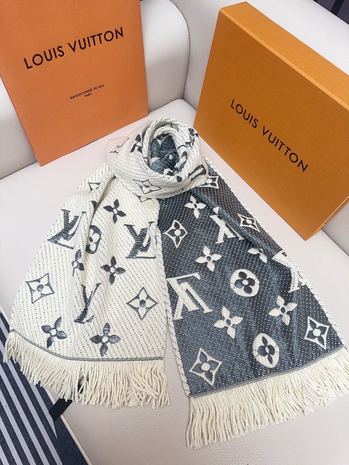 wool floral Scarf for women - alternate angle view 8