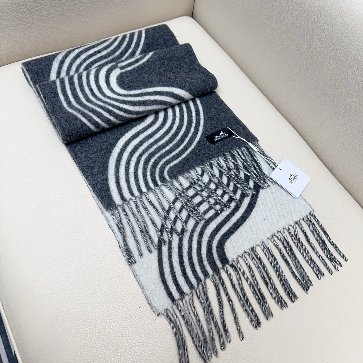 velvet minimalist Scarf for men - alternate angle view 3